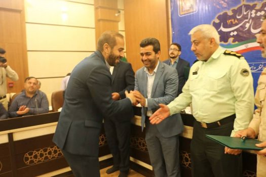 تقدیراستاندارخوزستان از روابط عمومی شرکت توزیع برق اهواز تقدیراستاندارخوزستان از روابط عمومی شرکت توزیع برق اهواز