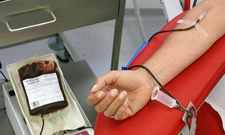 تاخیر پرداخت بدهی‌های سازمان‌های بیمه‌گر در تامین خون بیماران مشکل ایجاد می‌کند
