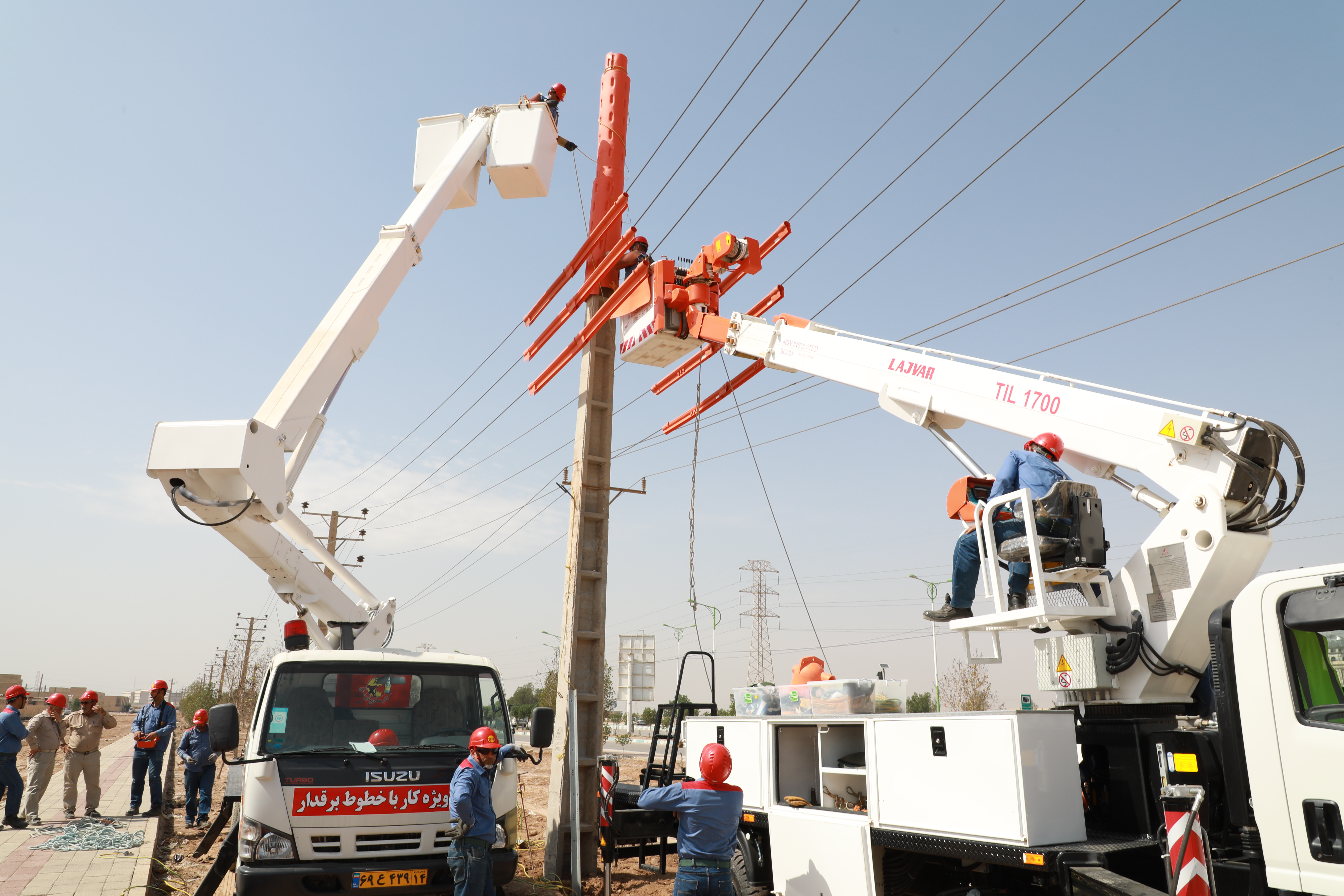 افتتاح و بهره برداری از ۲۹ پروژه برق بمناسبت دهه فجر در کلانشهر اهواز