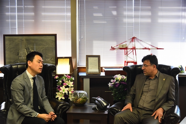 دبیر سفارت ژاپن از مجتمع بندری امام خمینی(ره) بازدید کرد