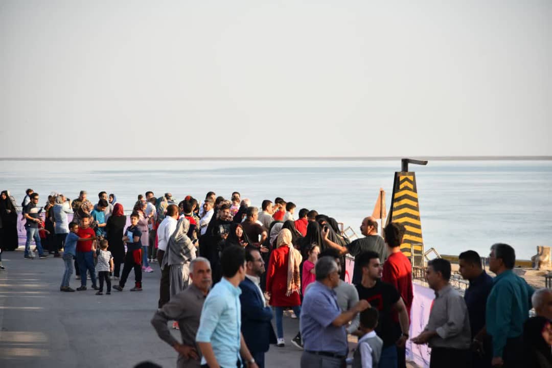 استقبال مجتمع بندری امام خمینی(ره) از مهمانان و مسافران نوروزی