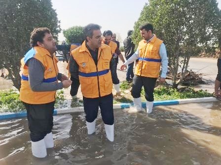 درمان ۲۰ هزار قطعه طیور و ۹۴۰ راس دام در مناطق سیل زده خوزستان