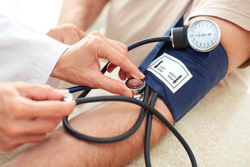 فشار خون بالا؛ بیماری پنهان و مرگبار + علائم و راه‌های درمان