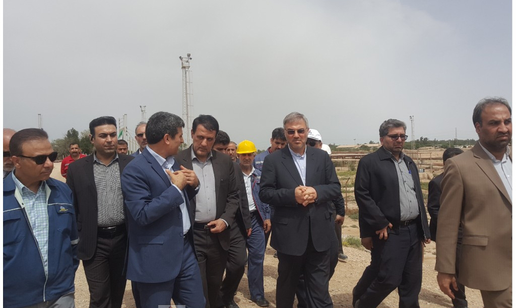 بازدید رئیس کل دادگستری استان خوزستان از تأسیسات نفتی در ساحل شرقی کارون
