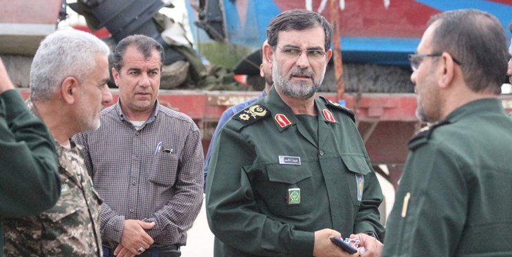 فرمانده نیروی دریایی سپاه از روستای سیل‌زده «صراخیه» شادگان بازدید کرد