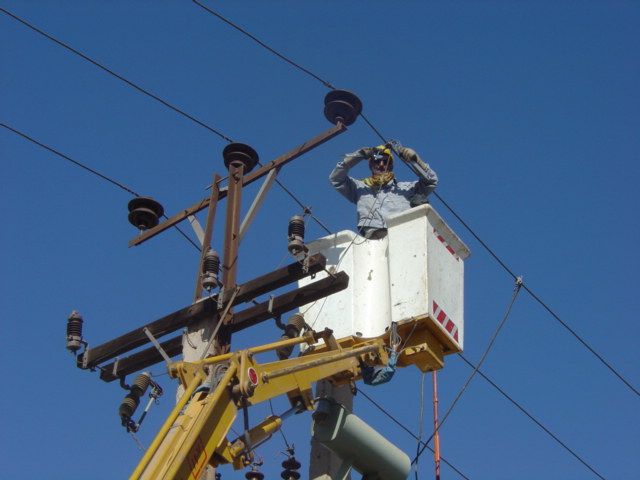 احداث حدود ۴ هزار متر شبکه برق در شهرستان اهواز
