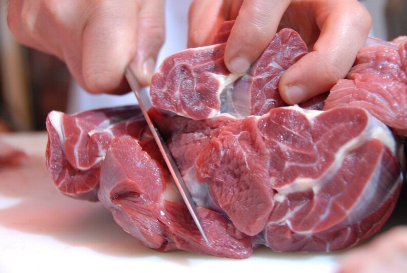 گوشت دام ذبح شده را ۲۴ ساعت در فریزر نگه دارید / جگر خام نخورید