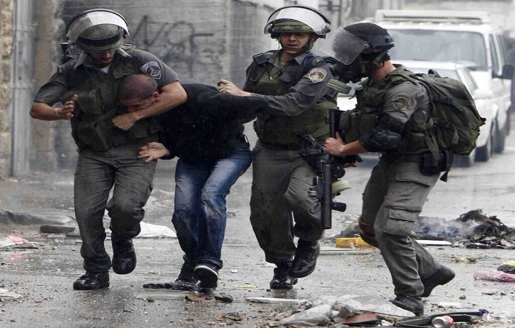 اشغالگران صهیونیست ۱۰ فلسطینی را بازداشت کردند