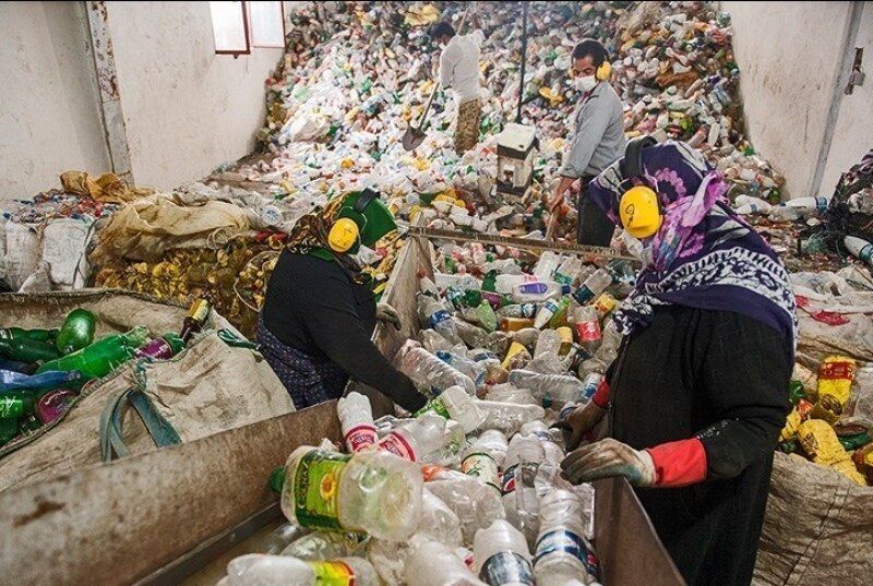 دود اختلاف پیمانکار و مدیران سایت صفیره اهوازدرچشمان زنان کارگر