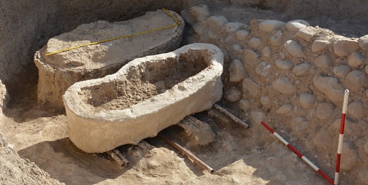 کشف دو تابوت سفالی از دل خاک‌های محوطه تاریخی جوبجی