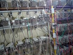 کشف و ضبط ۷۵ دستگاه استخراج رمز ارز در خوزستان