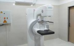 نیکو کار دزفولی یک دستگاه ماموگرافی به بیمارستان خیریه اهدا کرد