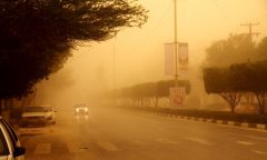 بدلیل گرد و خاک فعالیت ادارات ۶ شهر خوزستان با ۲ ساعت تاخیر آغاز می شود