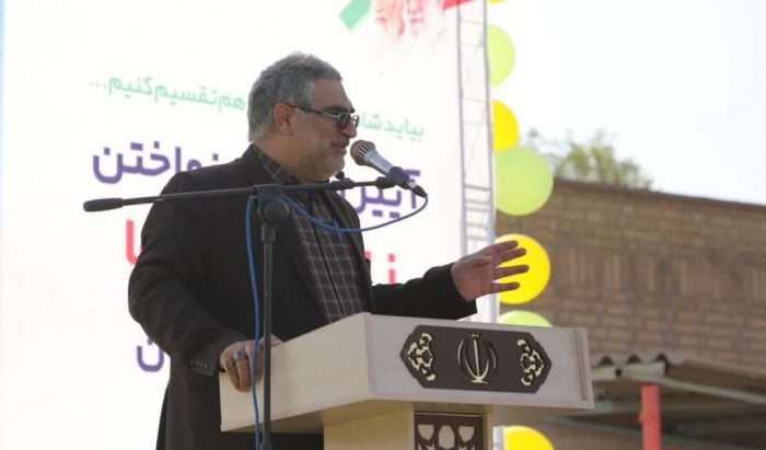 اهدای ۴۸ هزار بسته کمک آموزشی به دانش آموزان نیازمند خوزستان