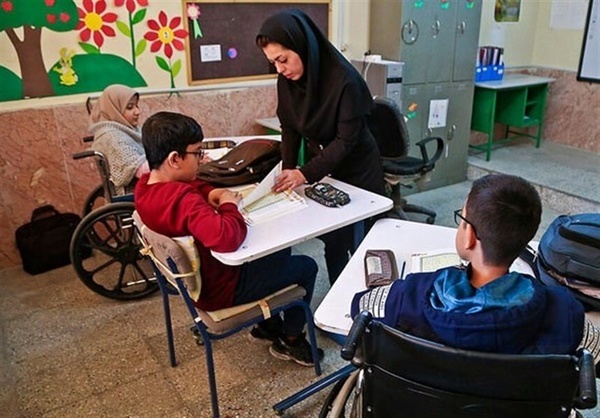 بکارگیری کاردرمان و گفتاردرمان برای مدارس استثنایی خوزستان